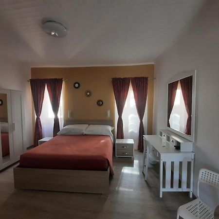 Апартаменты Viccinella House Capranica Экстерьер фото