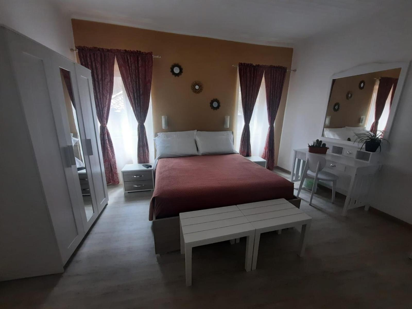 Апартаменты Viccinella House Capranica Экстерьер фото